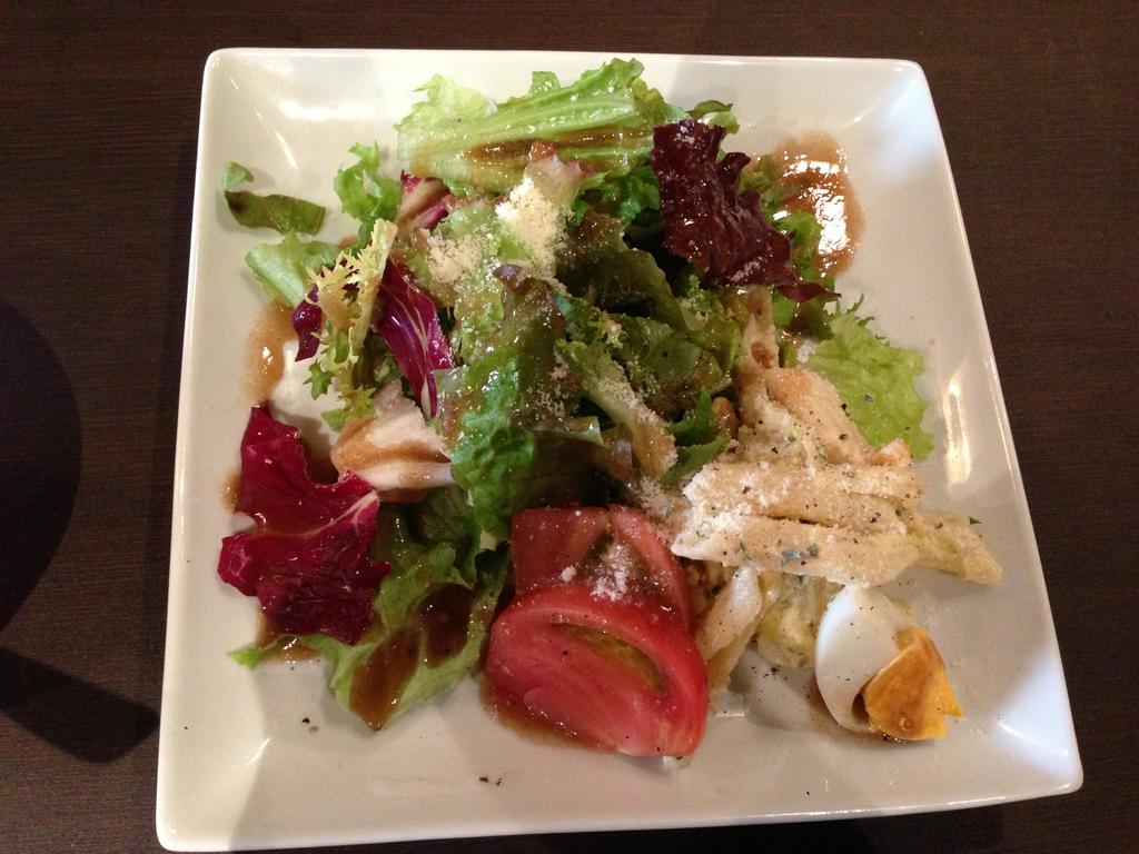 渋谷 デカ盛りサラダが素敵 ヘルシーなビストロランチ Kairi 雪
