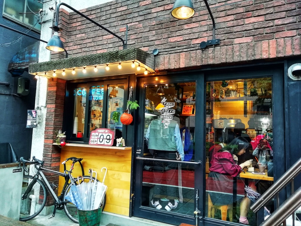 Sendai Coffee Stand お洒落極まるコーヒー屋でスッキリしたラテを 仙台 雪