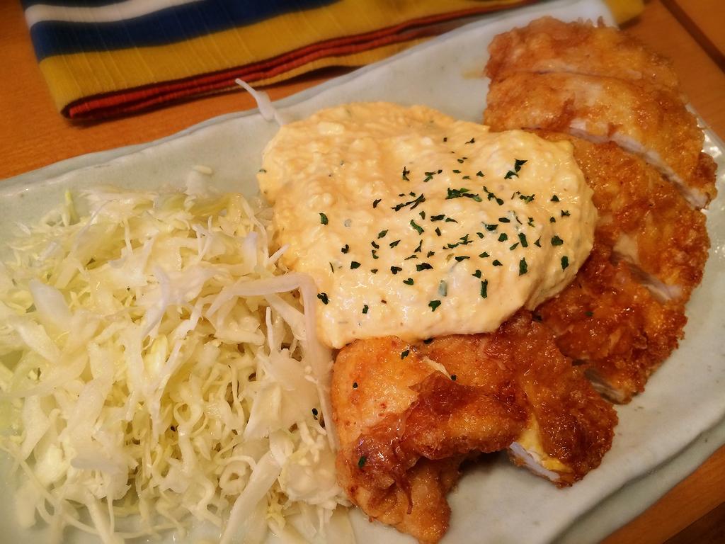 はし田屋 渋谷 親子丼の名店だけど チキン南蛮も斬新で美味かった 雪