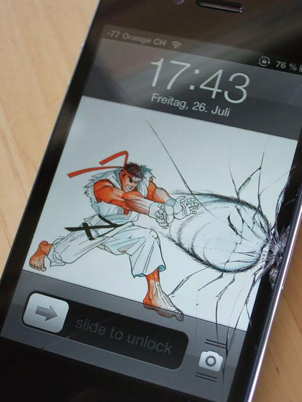 これはこれでアリ 割れたスマホの液晶をクリエイティブに 修理 する方法 雪 これはこれでアリ 割れたスマホの液晶をクリエイティブに 修理 する方法 雪
