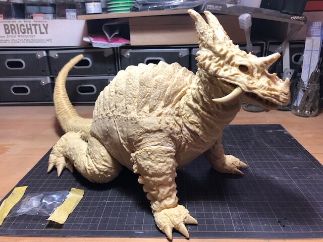 レインボウエッグ 地底怪獣パゴス【その1】 : 昭和特撮模型倉庫