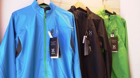 ウインドシェル秋冬バージョンhaglofs Glaze Jacket Sitting Bullだいあり ウインドシェル秋冬バージョンhaglofs Glaze Jacket Sitting Bullだいあり