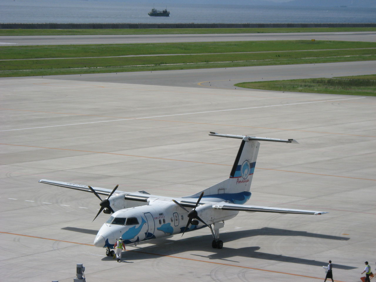 懐かしの写真から～2008年神戸空港での天草エアラインDHC-8-100型機