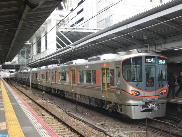 大阪LOVER~大阪環状線47年ぶりの純新車、323系電車がデビュー
