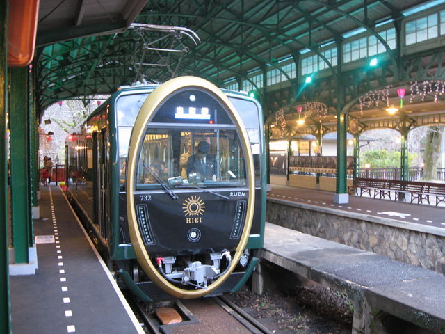 叡山電鉄の新しい観光電車「ひえい」号に乗ってみました : SKE48と