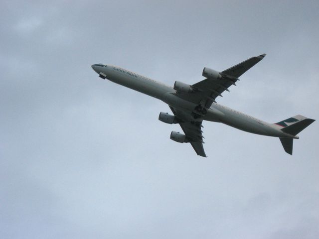 カタール航空 A340-600 1/500 1/500 カタール航空 旧塗装 AIRBUS A340-600 ヘルパ - メルカリ