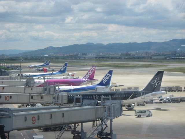 黄昏のタンデム 福岡空港の国内線第1ターミナルビルが47年間の歴史に幕 Ske48とエアバスa380超絶推し男のblog 黄昏のタンデム 福岡空港の国内線第1ターミナルビルが47年間の歴史に幕 Ske48とエアバスa380超絶推し男のblog