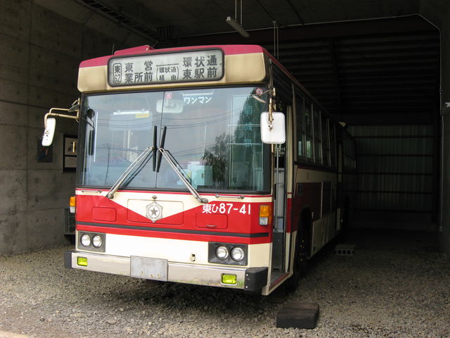 昔のバス会社　札幌市営バス 1280px-