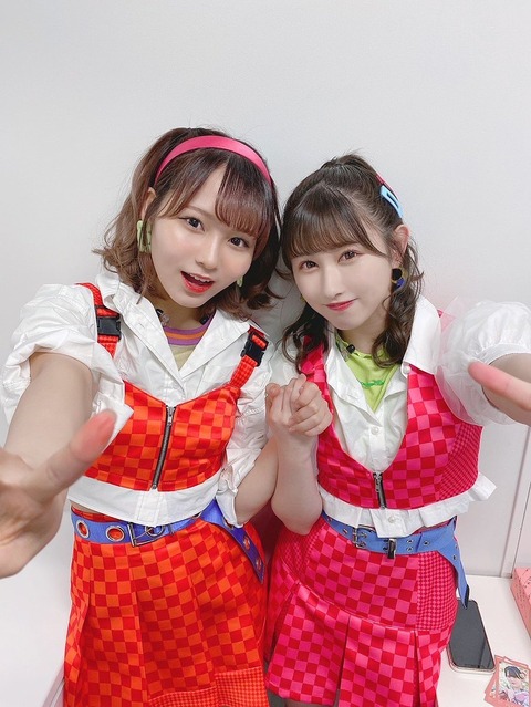 akB700019