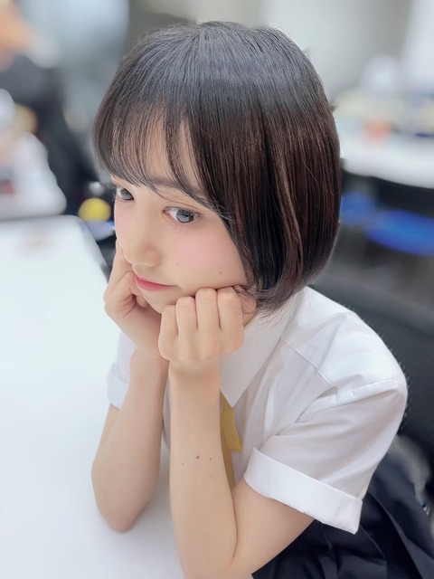 akB400043