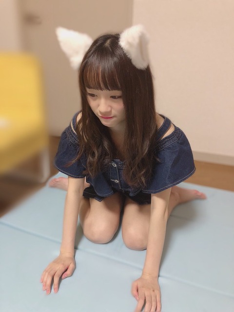 DgYHmy-U8AEeA-S