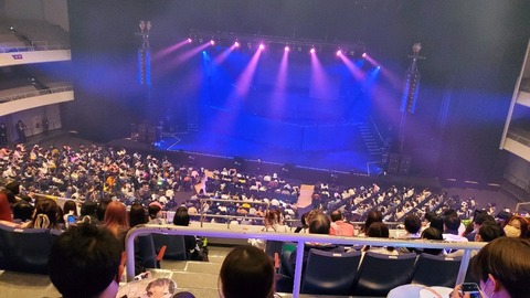akD300002
