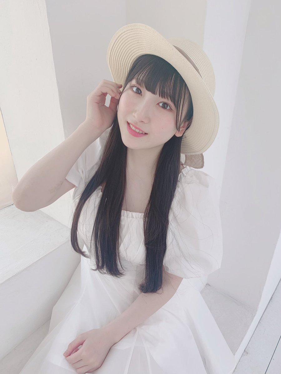 ノイミー] 櫻井もも「今月の≠PRESSのオフショットです🐰 表紙号だった