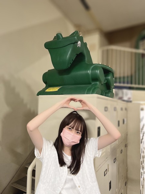 akM200016