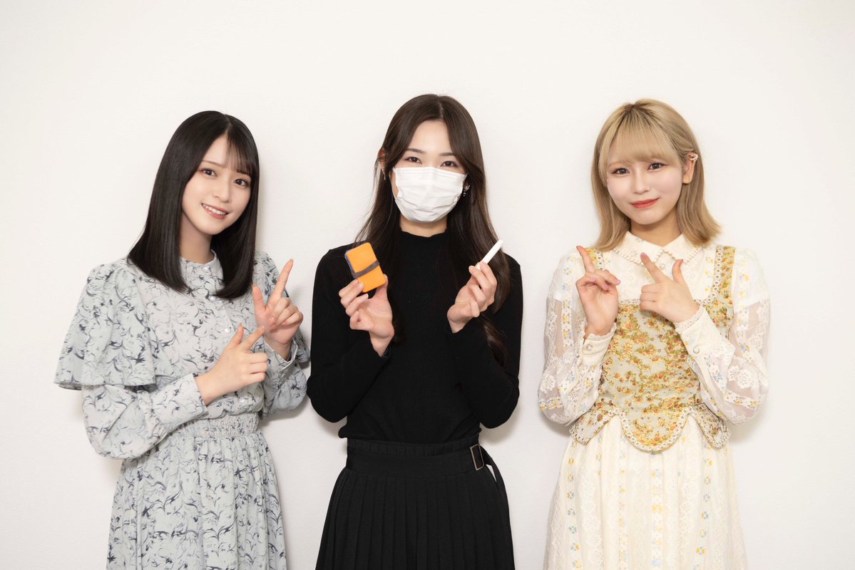 イコラブ] 大場花菜・佐々木舞香「EX大衆 3月号」発売中！ 黒板アート