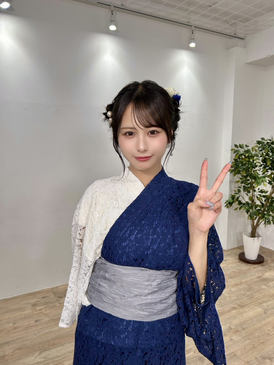 ノイミー] 『めざましテレビ』イマドキ 尾木波菜がこの夏着たい最新