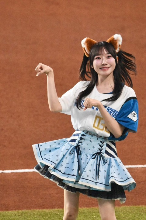 HQ8n9XoaYAAdSU-