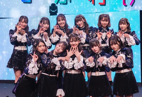 akB700007