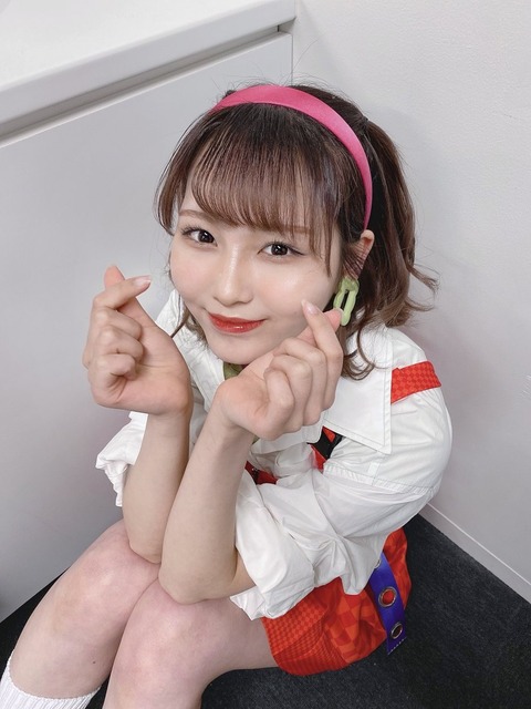 akB700023