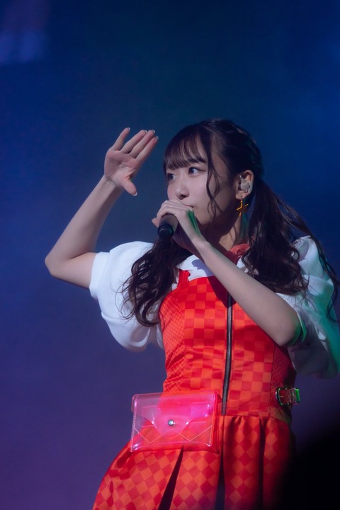 akB700008