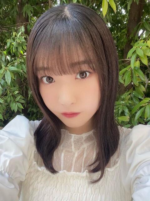 akI100010