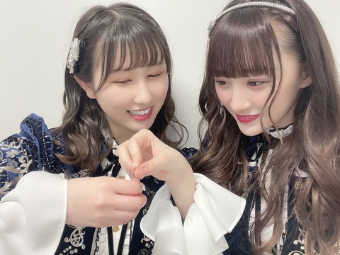 akB700025