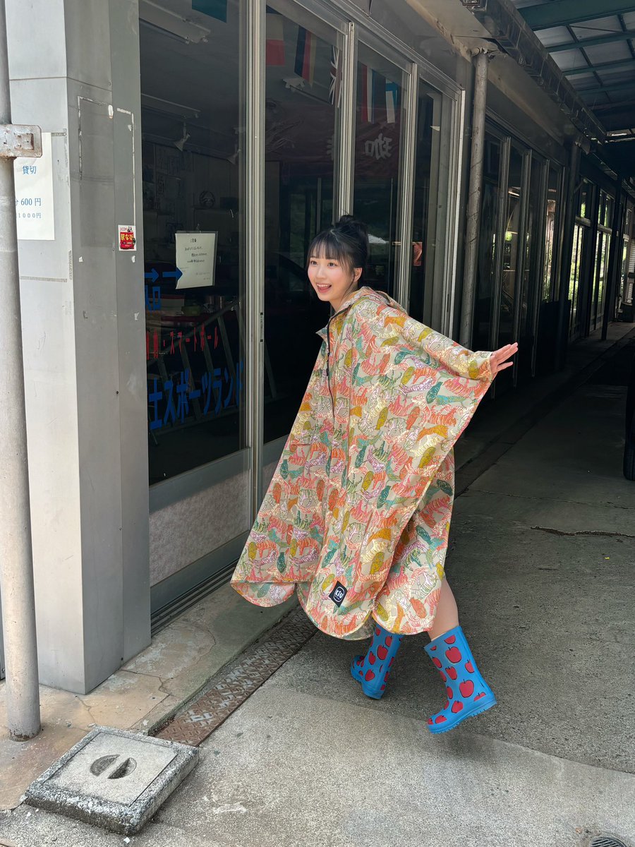 ニアジョイ] 天野香乃愛、7/26発売「B.L.T. 9月号」オフショット