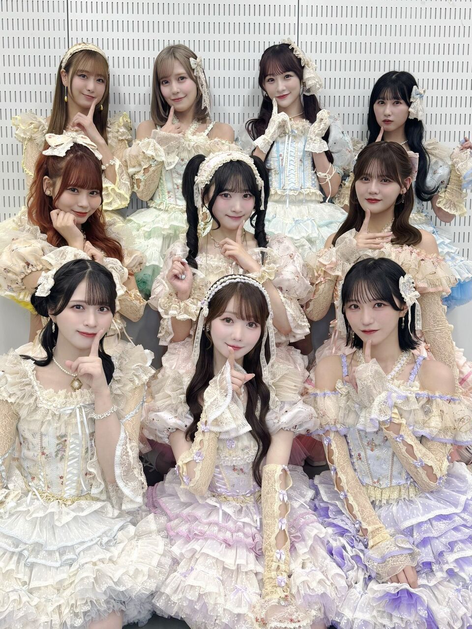 イコラブ] Mステ新衣装、テーマは『ヴィンテージバレエコア