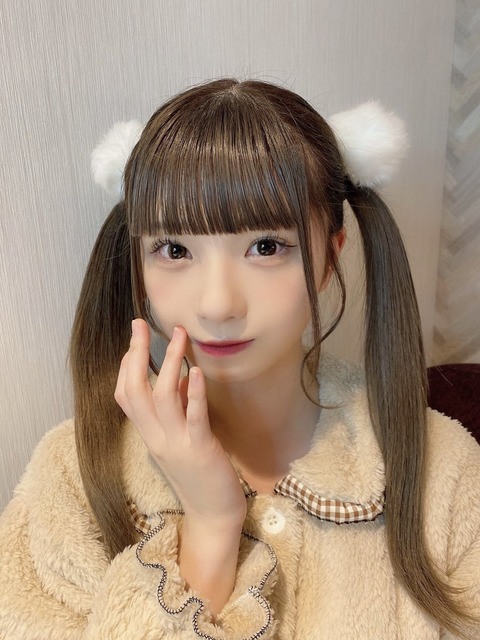 ajL700015