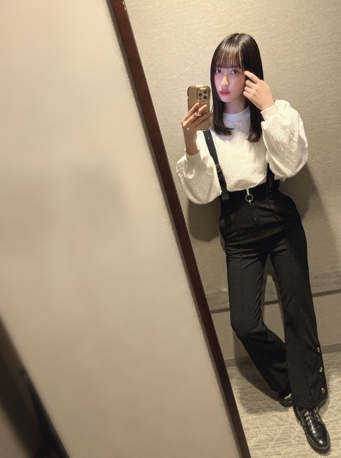 akB900024
