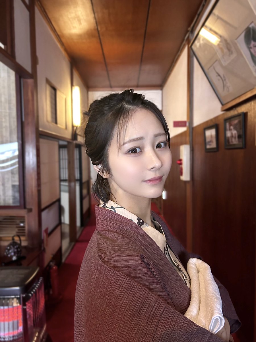 ノイミー] 尾木波菜1st写真集『おぎはな』重版が決定！！！ : イコラブ