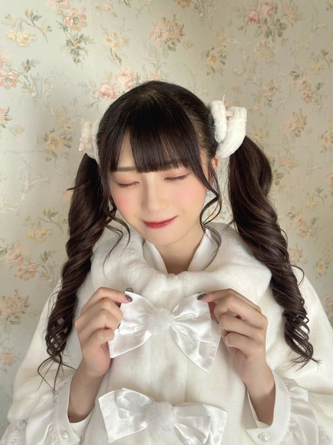 F7uZuIdb0AAsk8q