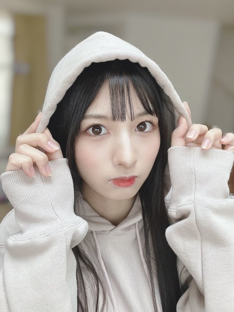 akB100009