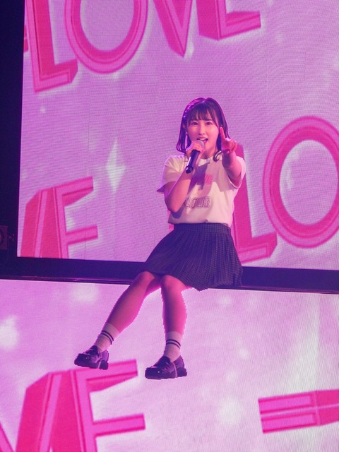 akE100005