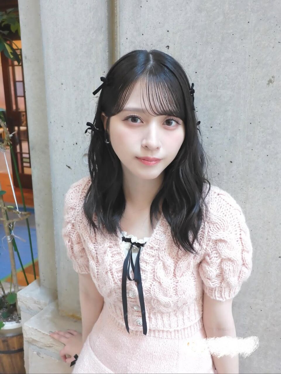 イコラブ] 舞香ちゃん、薄ピンクニット衣装のオフショット可愛すぎる