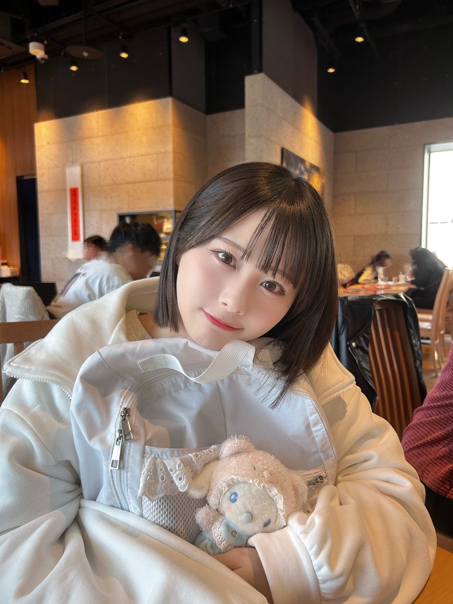 お知らせ] 尾木波菜1st写真集 発売記念 オンラインサイン会／対面