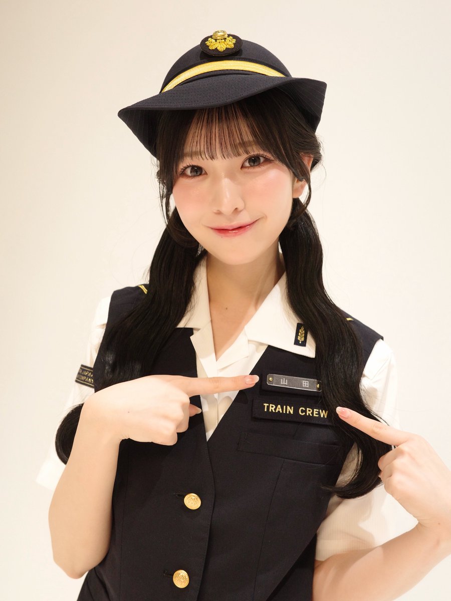 ニアジョイ] 「≒JOY」×「JR東海」推し旅、制服を着用のオフショット