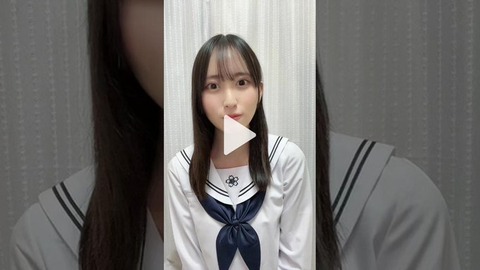 ノイミー] 川中子奈月心「（TikTok更新）プリクラ×セーラー服ってJKっ