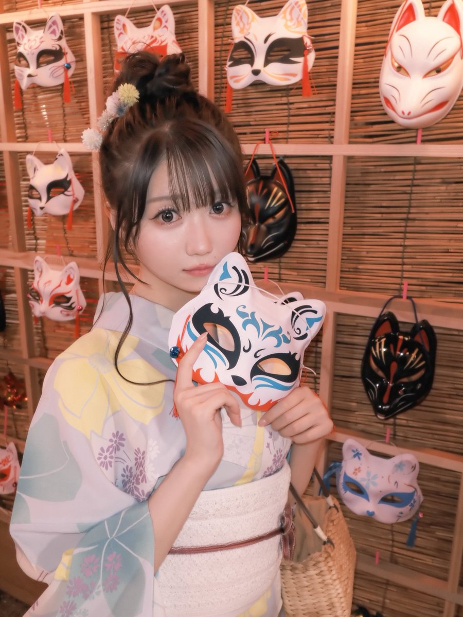 期間限定値下げ‼️内緒バナシ MV 浴衣　大谷映美里　ヨリ　イコラブ 生写真 LOVE」大谷映美里、黄色×水色の浴衣姿でピース！ 最新曲では