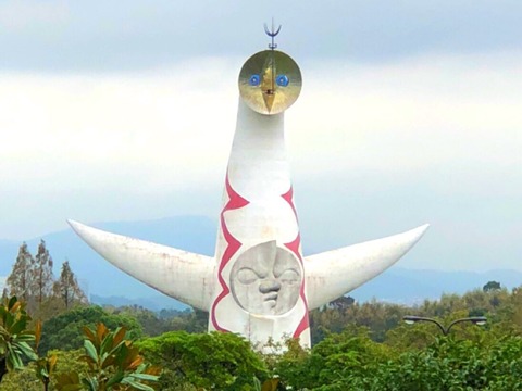 b800000003