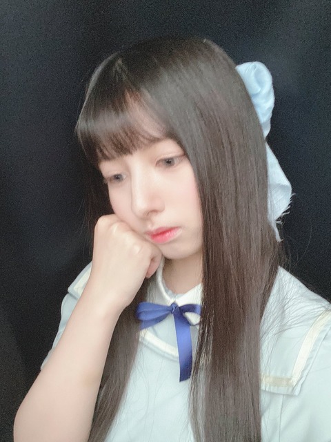akB900017