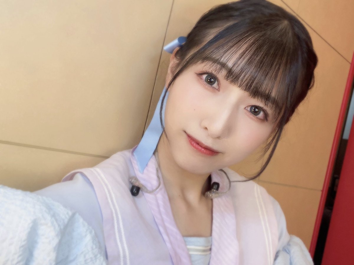 ノイミー] 蟹沢萌子「今日はTOPARDSのラピスラズリをつけました…いつも
