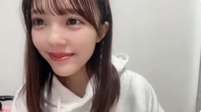 ≠MEノイミー 冨田菜々風 す、好きじゃないMV衣装 直筆生写真 コメ入り ノイミー 生写真 はにかみショート 歌唱衣装 冨田菜々風 チュウ 直筆