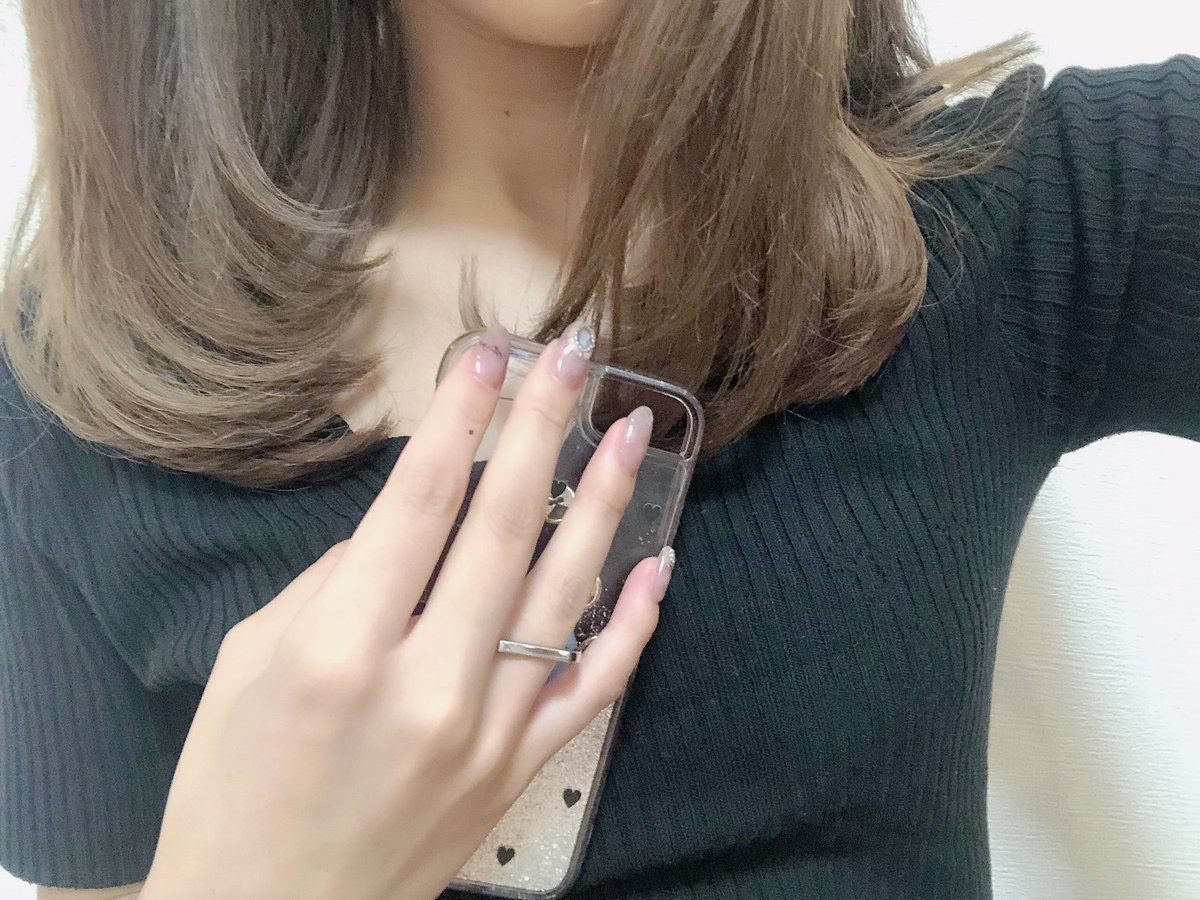イコラブ] 野口衣織「（スマホリング）使う指を変えてみると