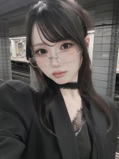 [ニアジョイ] あゆみん、リムレス似合う！めちゃ綺麗なお姉さん