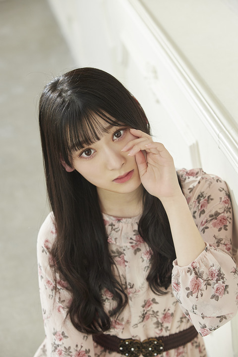 イコラブ　生写真　直筆　サイン　齋籐樹愛羅　サンプラ抽選　座り　激レア　指原莉乃 hqdefault.jpg?sqp=-
