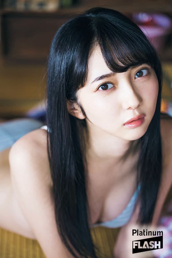 再掲] 本日(11月21日)発売 『Platinum FLASH Vol.11』谷崎早耶の水着