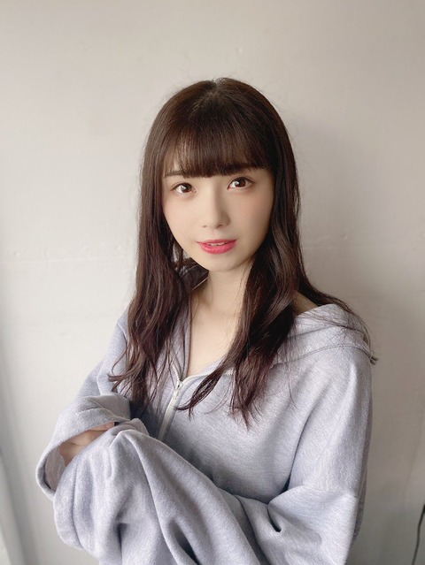 菅波美玲 マシュマロフロート 直筆 雑誌情報] 6月23日発売「BRODY 8月号」に、菅波美玲のソロ水着グラビア