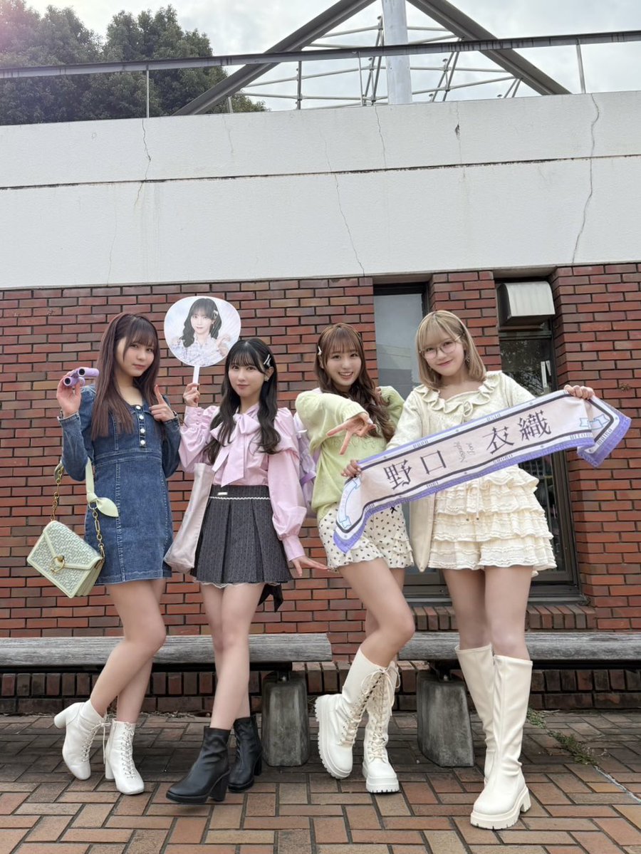 ＝LOVE イコラブ 野口衣織 直筆チュウ+生写真 コンプ 超特急逃走中MV衣装 LOVE イコラブ 野口衣織 直筆チュウ+生写真 コンプ 超特急逃走中