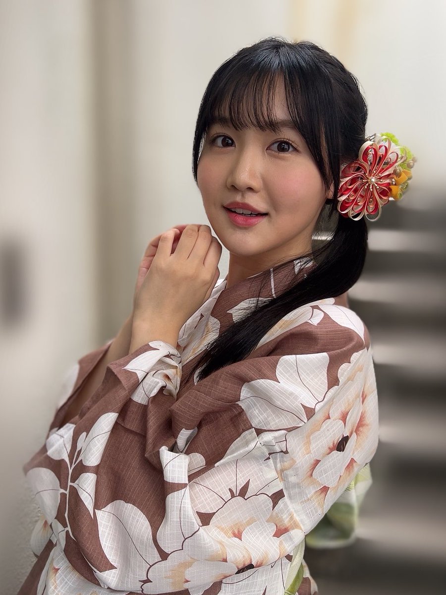 ニアジョイ] イコノイジョイ2022、グッズの浴衣姿オフショット